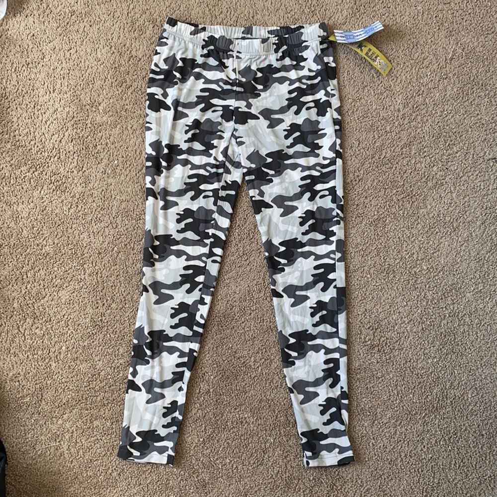 Never before worn camo leggings